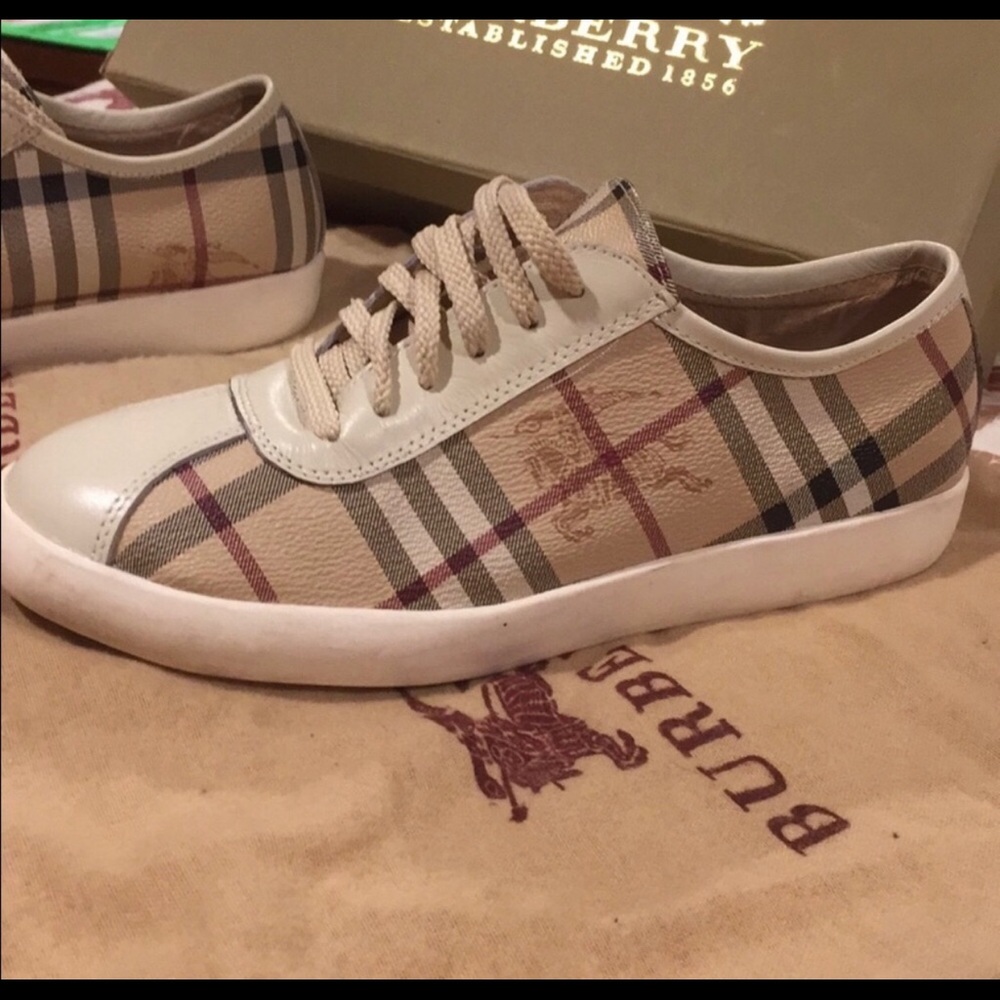 Burberry tennis shoe- size 9